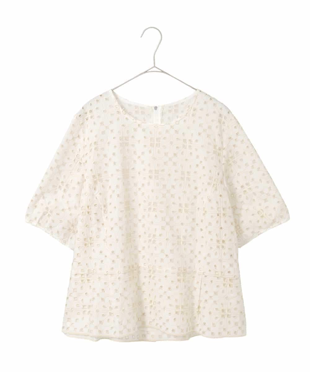 RLBFD33290 HIROKO BIS GRANDE(ヒロコ ビス グランデ) 【大きいサイズ】アイレット刺繍タックヘムブラウス /洗える アイボリー