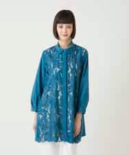 RLBGE21380 HIROKO BIS GRANDE(ヒロコ ビス グランデ) 【大きいサイズ】フラワー刺繍コットンロングシャツ /洗える ブルー